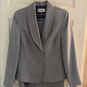 Le Suit Light Purple Textured Shawl-Collar Blazer two piece suit